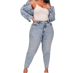 Abercrombie & Fitch Curve Love High Rise Dad Jean in Light Wash Size 35/20S